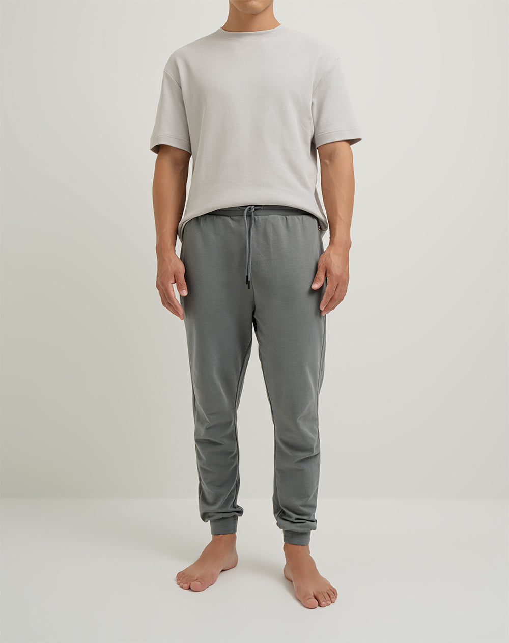 Jogger relaxed fit tiro medio gris