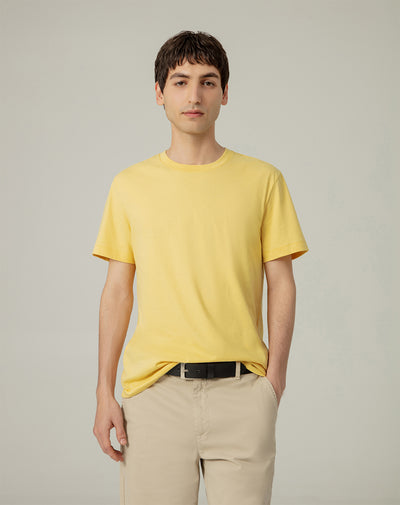 Camiseta regular fit manga corta amarilla