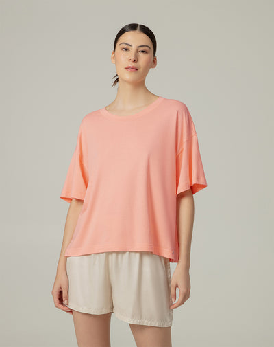 Camiseta relaxed fit manga corta coral