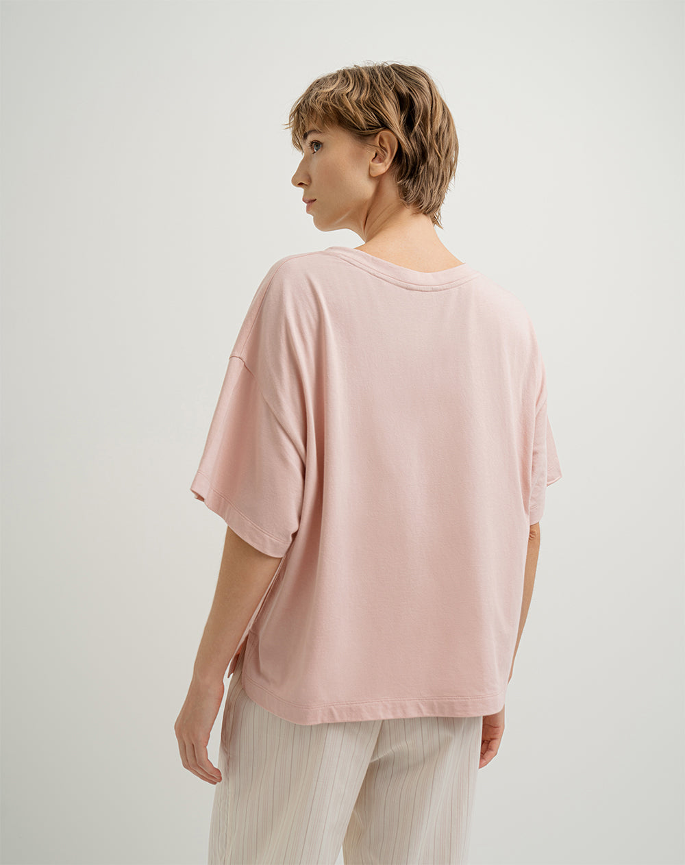 Camiseta relaxed fit manga corta malva