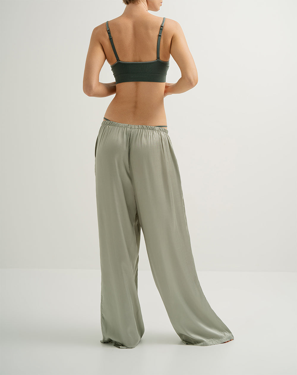 Pantalón regular fit tiro alto verde