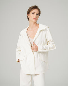 Chaqueta oversized fit con capucha blanca