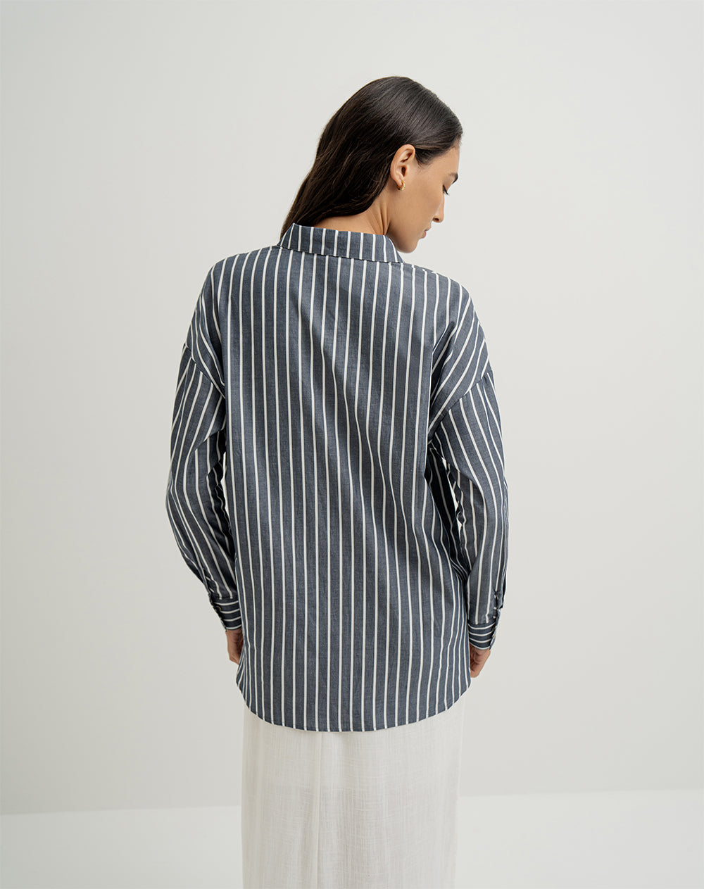 Camisa oversized fit manga larga azul con rayas