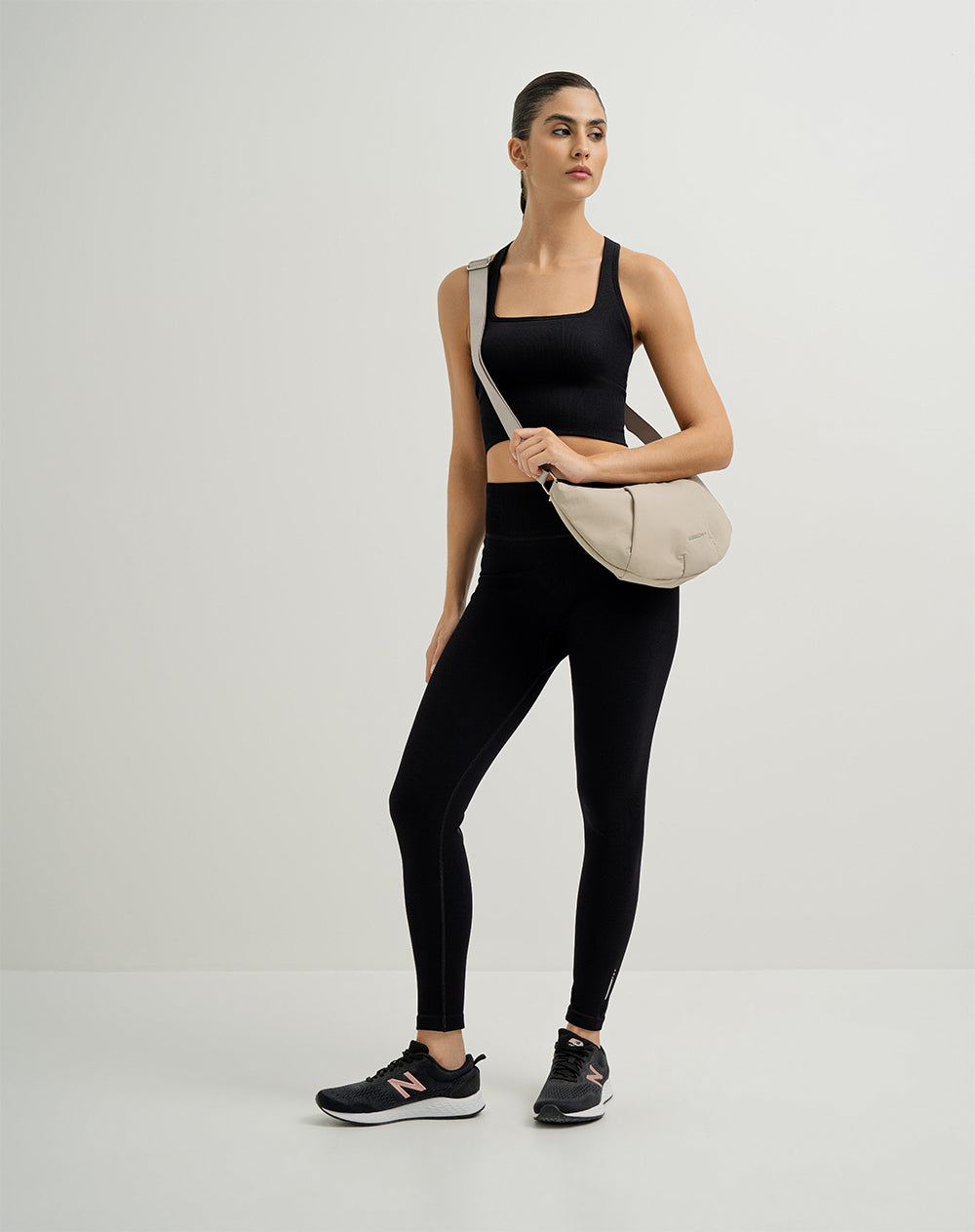 Legging deportivo acanalado con control de abdomen tiro alto negro