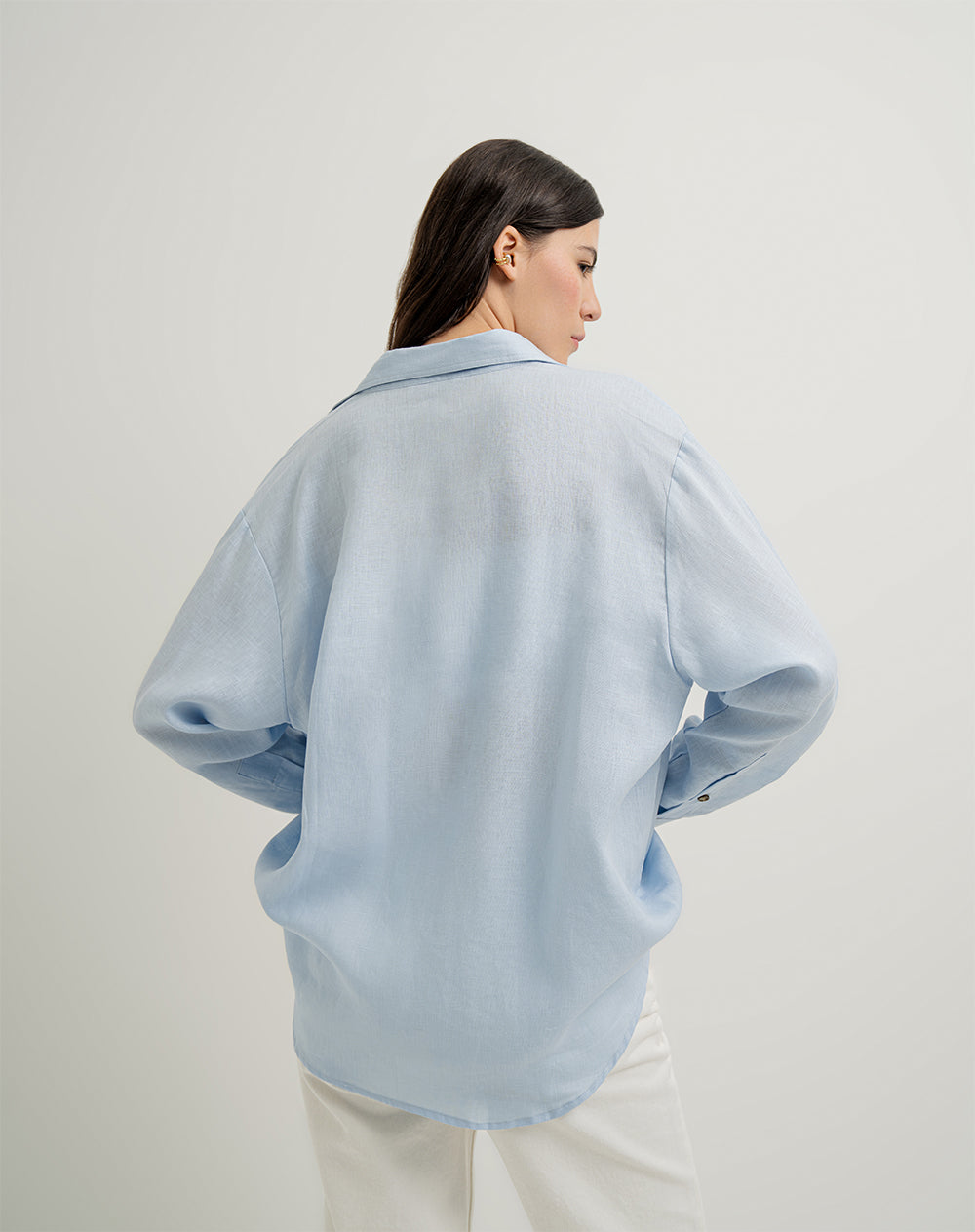 Camisa oversized fit manga larga azul clara