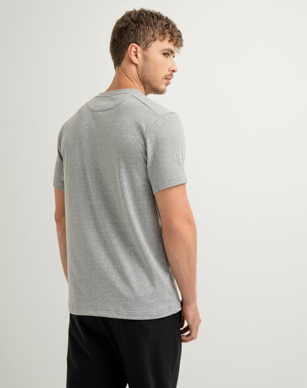 Camiseta regular fit manga corta gris