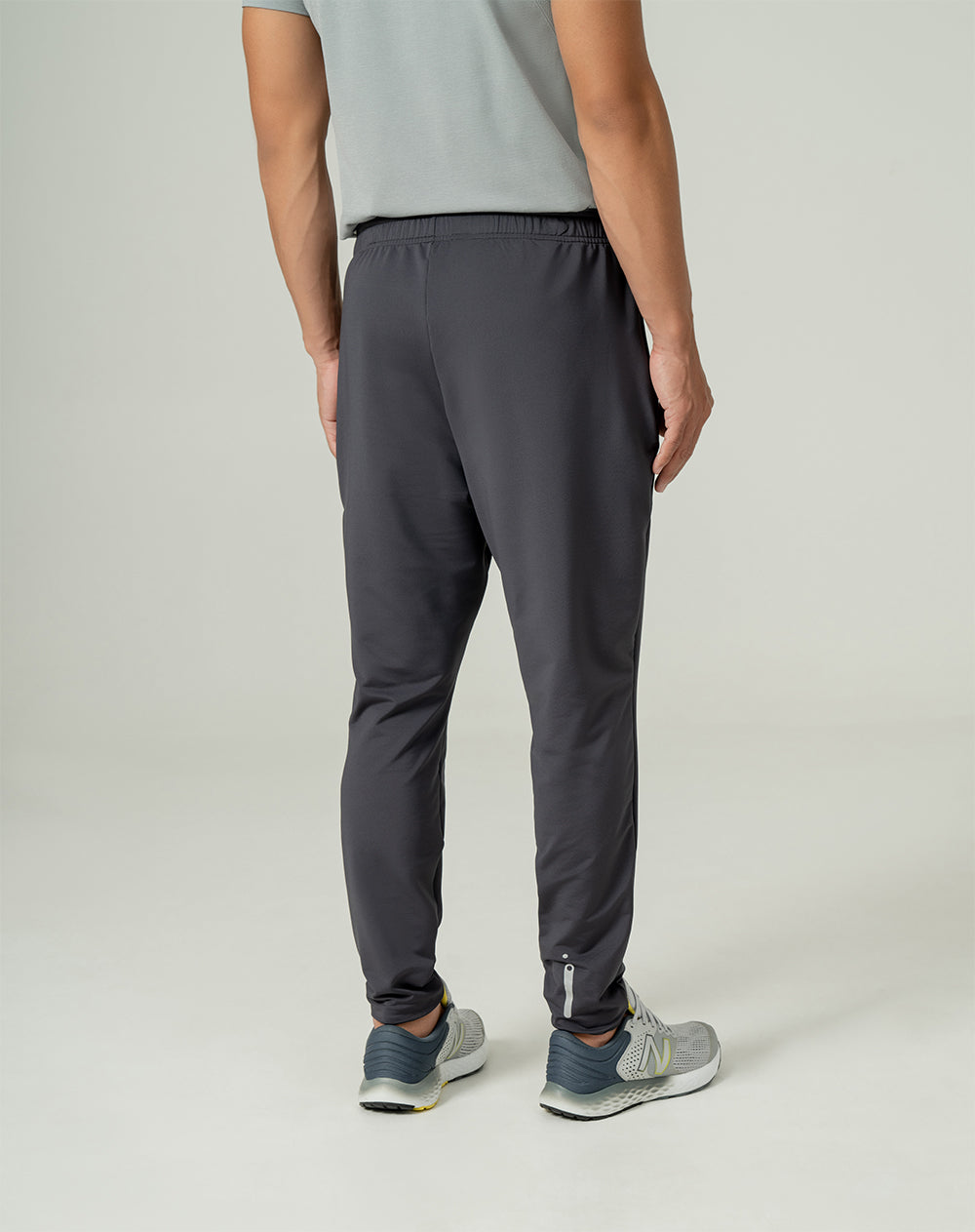 Jogger regular fit tiro medio gris