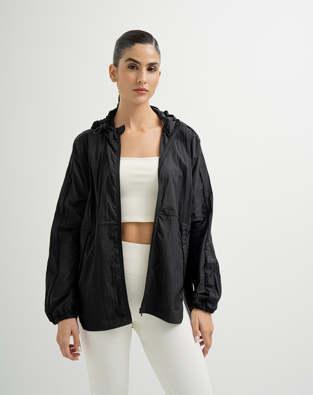 Chaqueta oversized fit con capucha negra