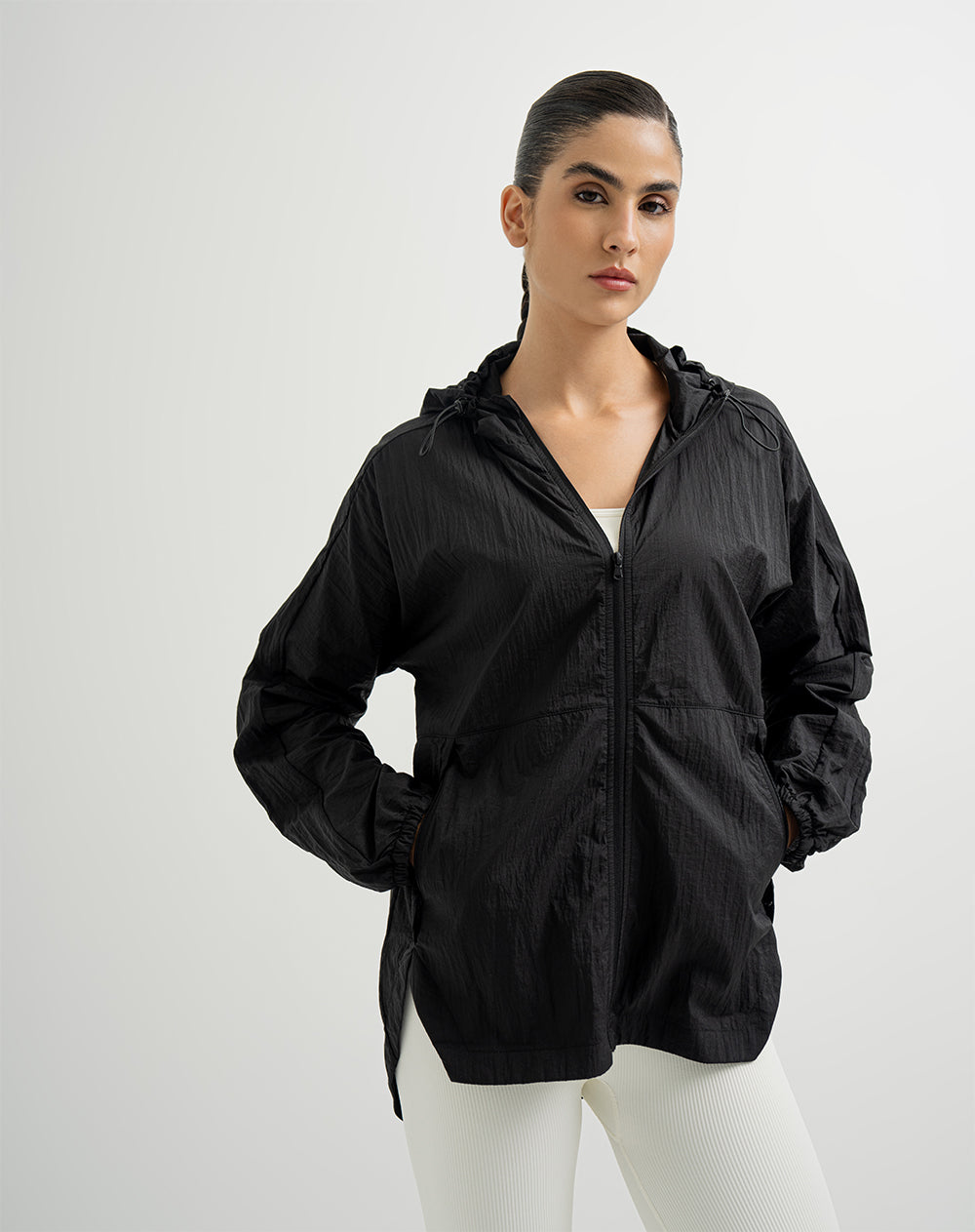 Chaqueta oversized fit con capucha negra