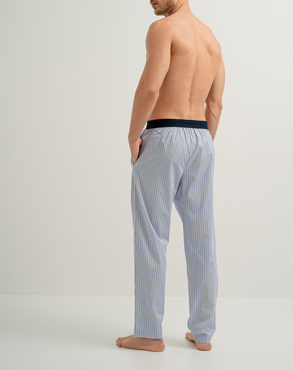 Pantalón regular fit tiro medio azul rayas