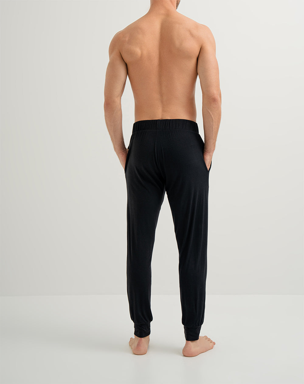 Jogger regular fit tiro medio negro