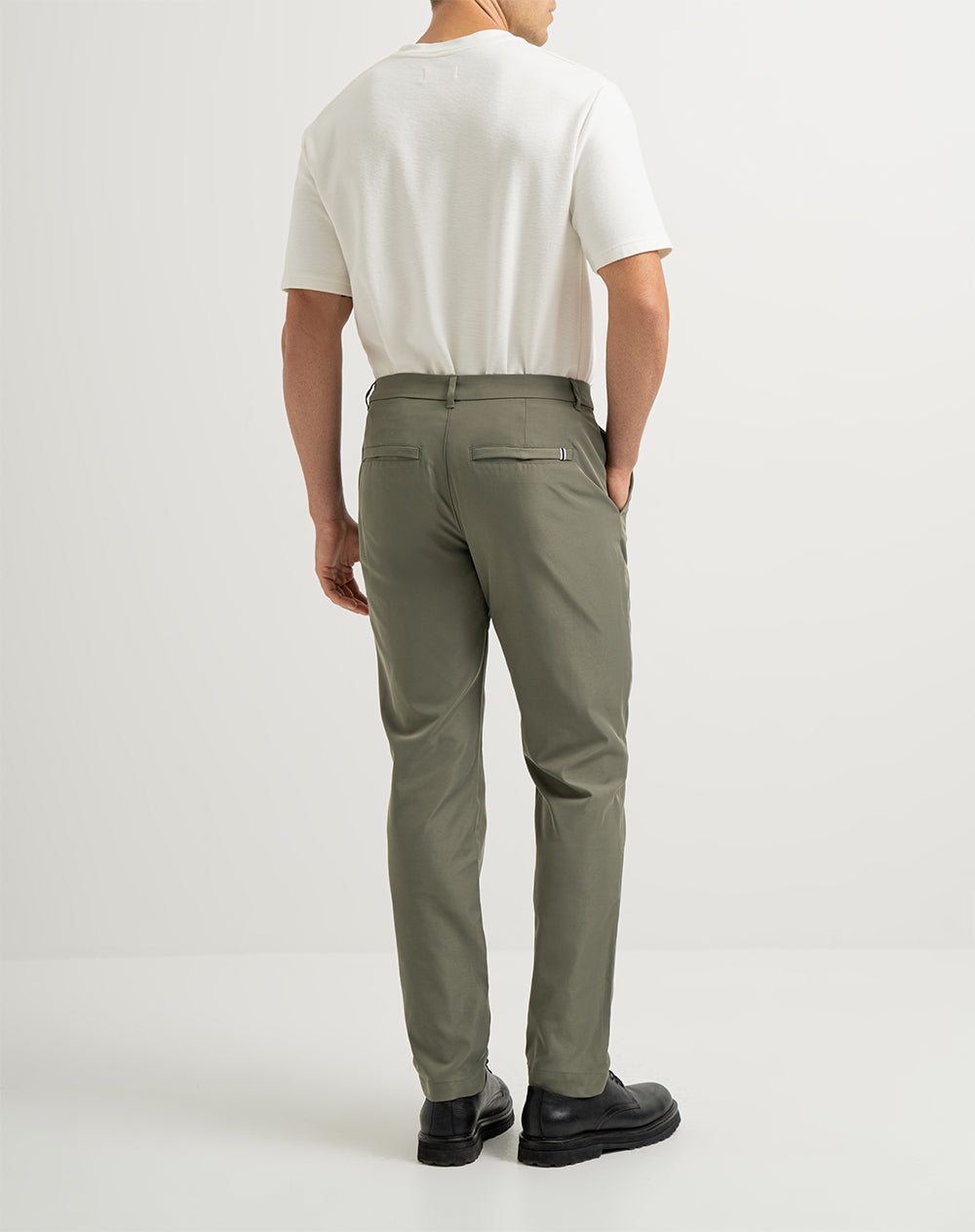 Pantalón regular fit tiro medio verde