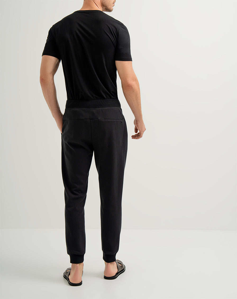 Jogger regular fit tiro medio negro