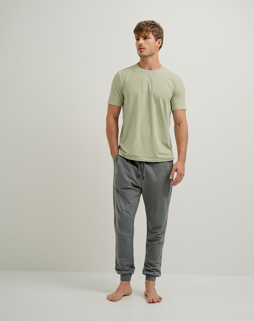 Camiseta slim fit con tela de tacto extra suave manga corta verde