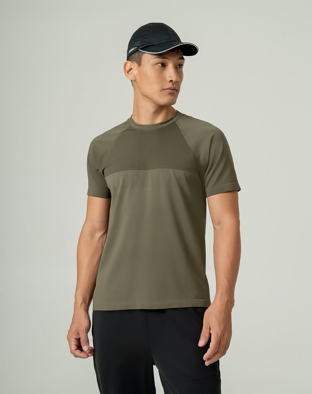 Camiseta slim fit manga corta verde militar