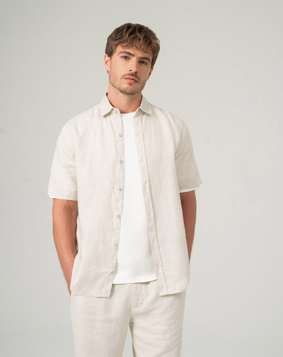 Camisa regular fit manga corta kaki